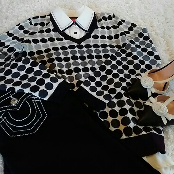 Polka Dot V-neck Sweater - Picture 1 of 5